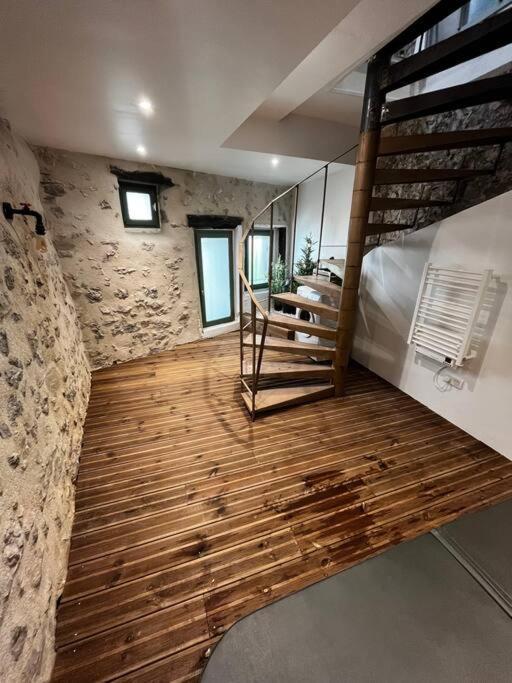 Maison Suspendue Avec Jacuzzi Privatif Pont-en-Royans Esterno foto